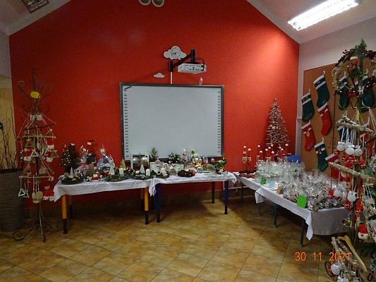 Grafika #0: Zapraszamy na kiermasz świąteczny