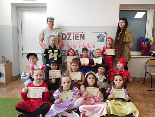 Grafika #0: Międzynarodowy Dzień Postaci z Bajek