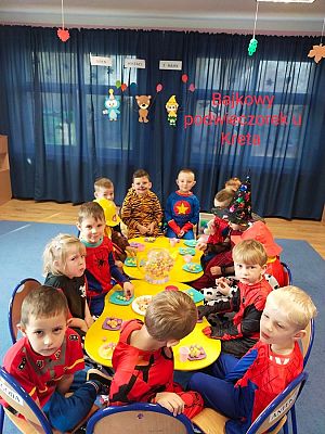 Grafika #1: Międzynarodowy Dzień Postaci z Bajek