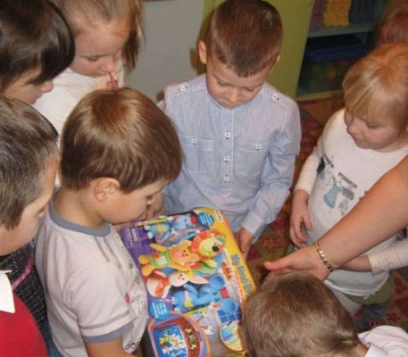 Grafika #7: Wręczenie nagrody Antoniemu Kamińskiemu za zajęcie I miejsca w konkursie plastycznym.2013.12.17