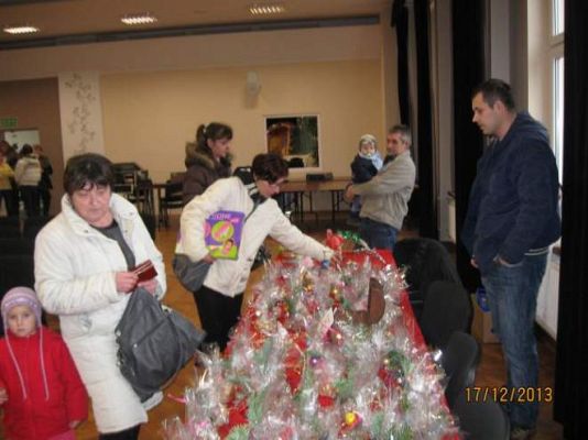 Grafika #1: Jasełka w wykonaniu przedszkolaków-GOKiS 2013.12.17