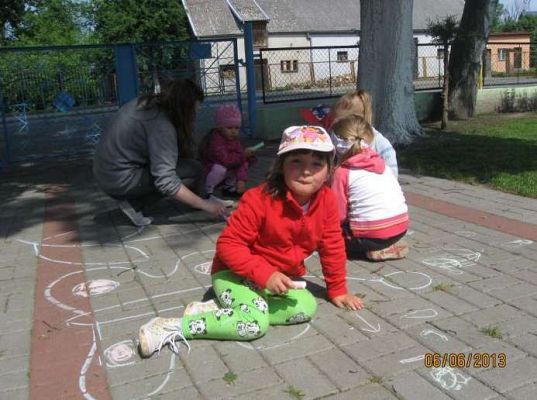 Grafika #9: Zabawy z kredą 2013-06-06