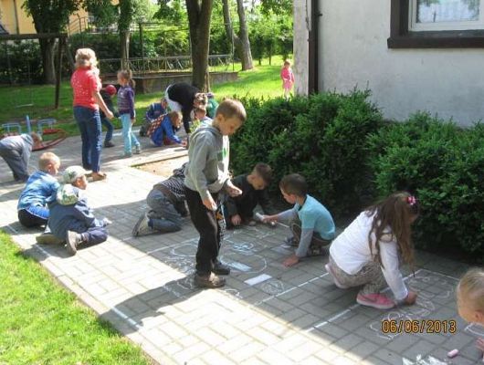 Grafika #1: Zabawy z kredą 2013-06-06