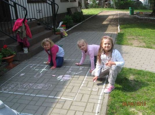 Grafika #3: Zabawy z kredą 2013-06-06