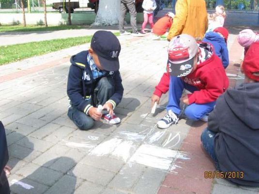 Grafika #6: Zabawy z kredą 2013-06-06