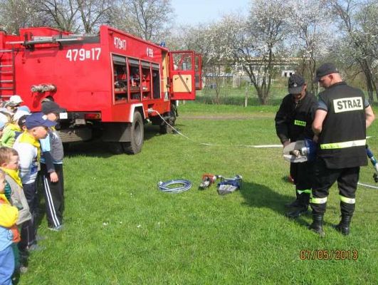Grafika #2: Pokaz strażacki -Charbrowo 2013-05-07