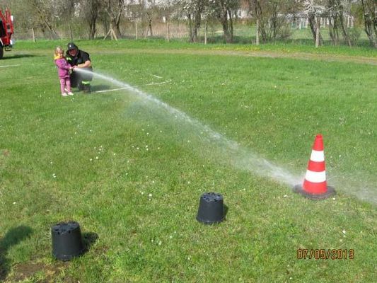 Grafika #5: Pokaz strażacki -Charbrowo 2013-05-07