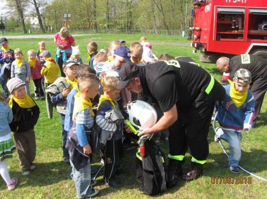Grafika #7: Pokaz strażacki -Charbrowo 2013-05-07