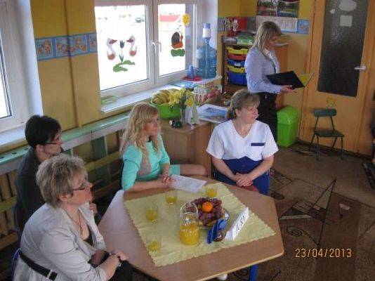 Grafika #6: Przedszkolny konkurs plastyczny Wiem co jem, Wybieram zdrowie 2013-04-23