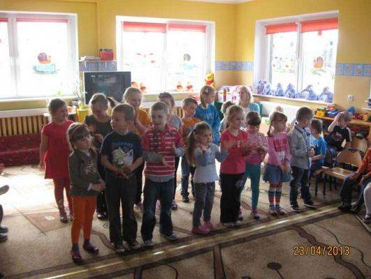 Grafika #7: Przedszkolny konkurs plastyczny Wiem co jem, Wybieram zdrowie 2013-04-23