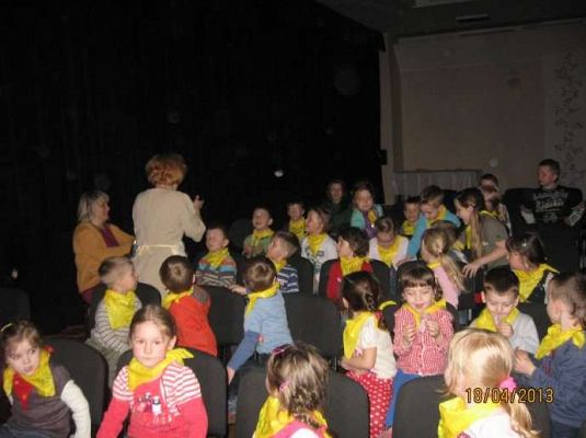 Grafika #2: Bajka o malowanej skrzyni 2013-04-18