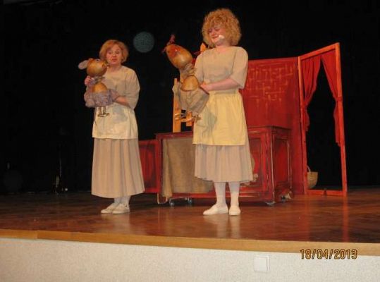 Grafika #4: Bajka o malowanej skrzyni 2013-04-18