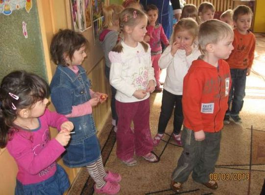 Grafika #1: Dzień Kobiet 2013-03-08