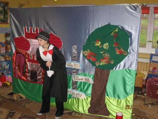 Grafika #0: Teatrzyk pt. Pierwsza pomoc w Bajkolandii 2012-11-22