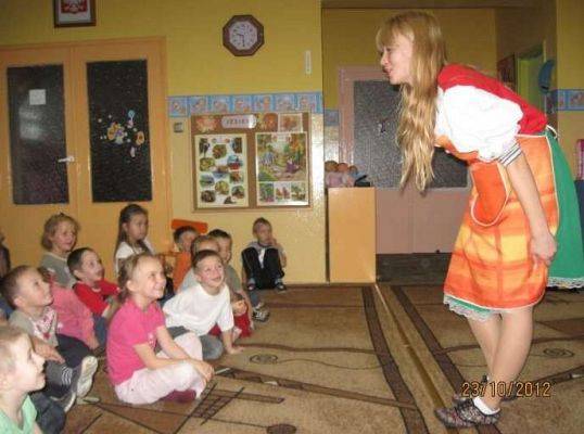 Grafika #3: Teatrzyk w przedszkolu pt. PANI ZAMIEĆ 2012-10-23