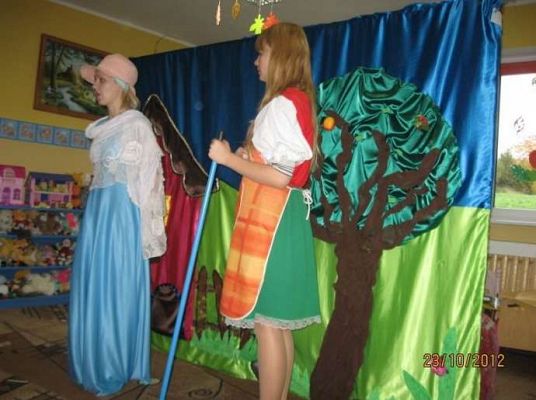 Grafika #6: Teatrzyk w przedszkolu pt. PANI ZAMIEĆ 2012-10-23
