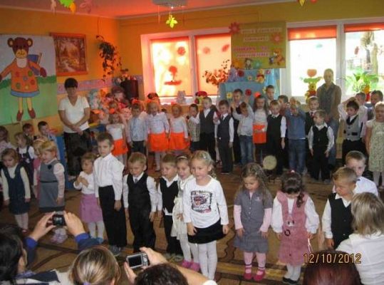 Grafika #10: Dzień Edukacji Narodowej i pasowanie na przedszkolaka 2012-10-12