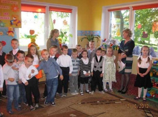 Grafika #1: Dzień Edukacji Narodowej i pasowanie na przedszkolaka 2012-10-12