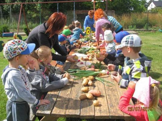 Grafika #9: Zajęcia w punkcie przedszkolnym Ewa-29.07.2015