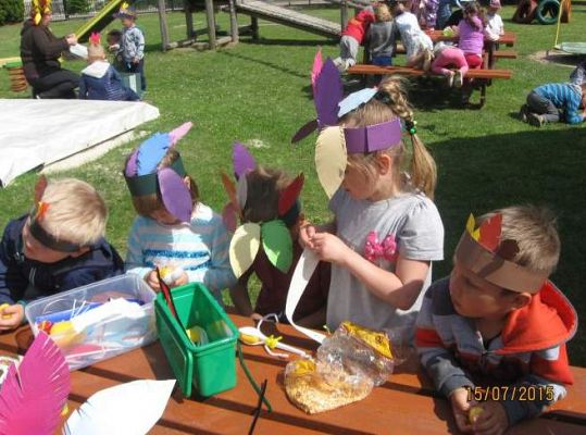 Grafika #16: Pobyt przedszkolaków w wiosce indiańskiej