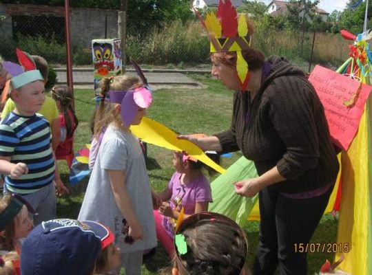 Grafika #22: Pobyt przedszkolaków w wiosce indiańskiej