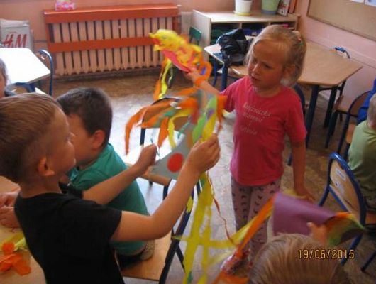 Grafika #3: Z latawcem na wakacje 