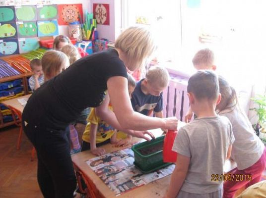 Grafika #12: Mali ogrodnicy 