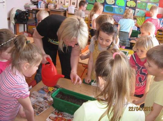 Grafika #13: Mali ogrodnicy 