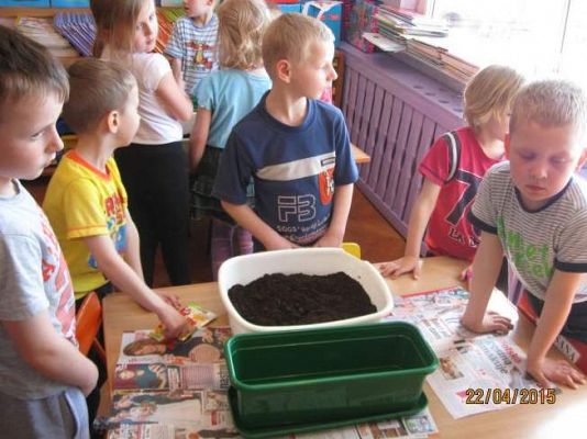 Grafika #2: Mali ogrodnicy 