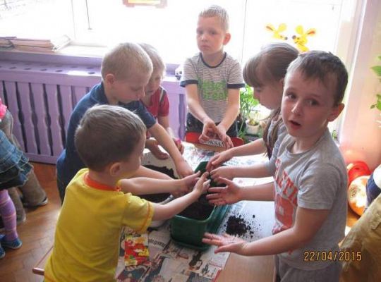 Grafika #3: Mali ogrodnicy 