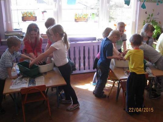 Grafika #4: Mali ogrodnicy 