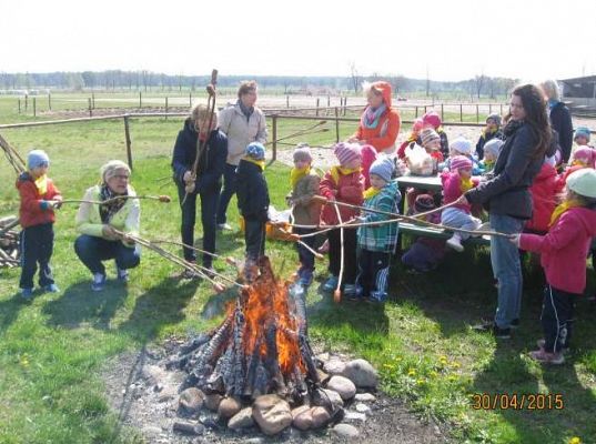 Grafika #6: Nowęcin - wspólne ognisko i powrót do domu 