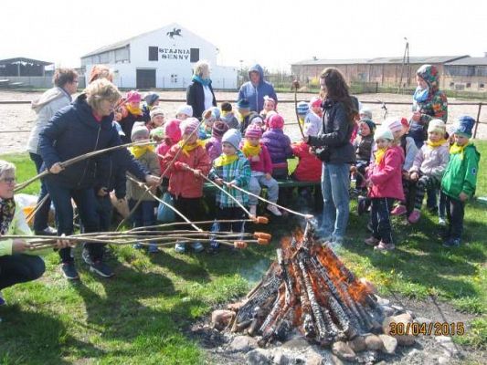 Grafika #7: Nowęcin - wspólne ognisko i powrót do domu 