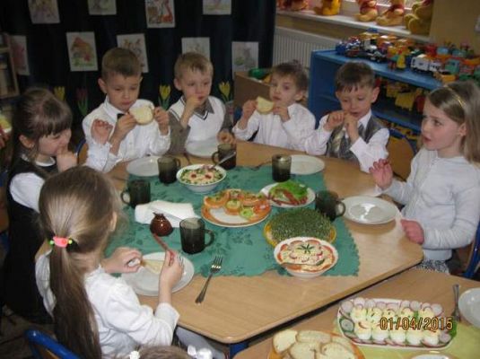 Grafika #9: Śniadanko wielkanocne 