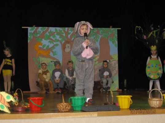 Grafika #9: Wielkanocne przedstawienie 