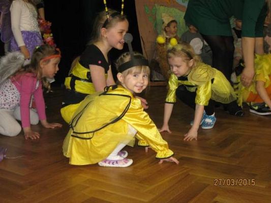 Grafika #24: Wielkanocne przedstawienie 