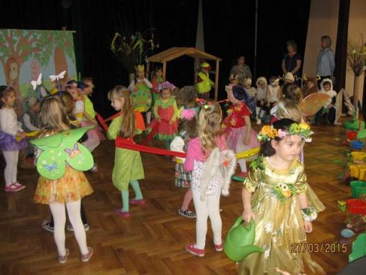 Grafika #8: Wielkanocne przedstawienie 