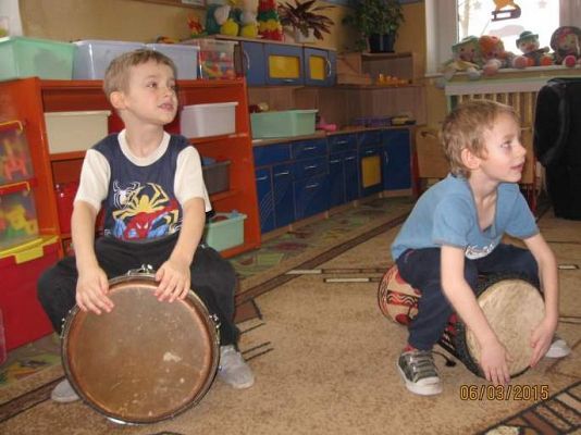 Grafika #13: Warsztaty Gra na bębnach afrykańskich 2015-03-06