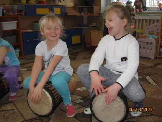 Grafika #15: Warsztaty Gra na bębnach afrykańskich 2015-03-06