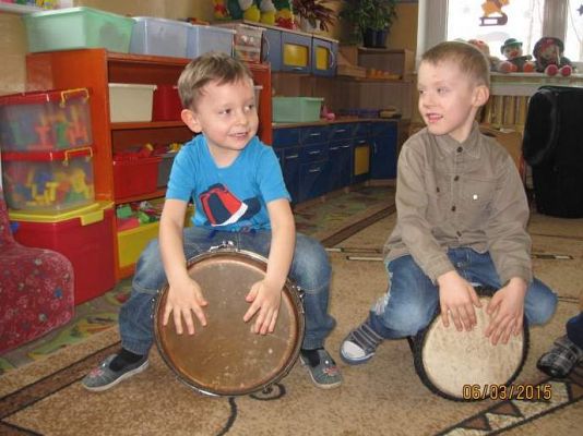 Grafika #18: Warsztaty Gra na bębnach afrykańskich 2015-03-06