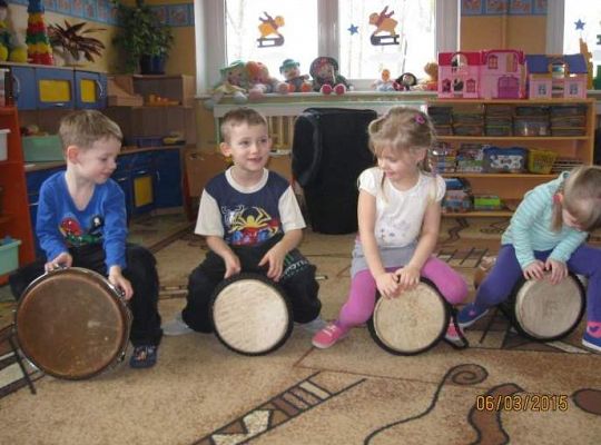 Grafika #1: Warsztaty Gra na bębnach afrykańskich 2015-03-06