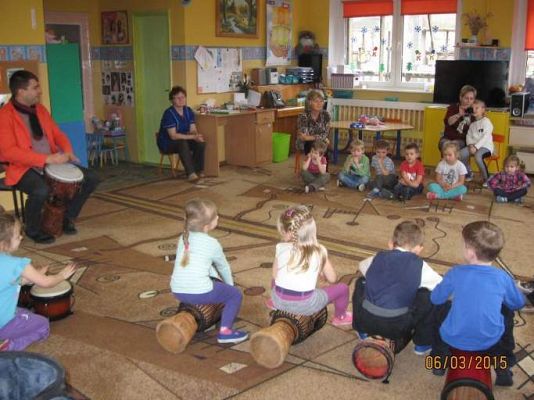 Grafika #8: Warsztaty Gra na bębnach afrykańskich 2015-03-06