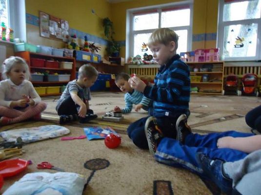 Grafika #9: Przedszkolne zabawy