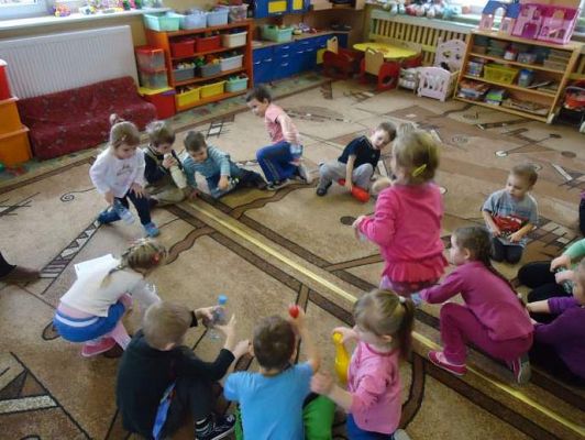 Grafika #4: Przedszkolne zabawy