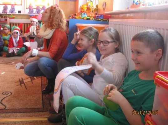 Grafika #1: Przedstawienie profilaktyczne o myciu zębów.