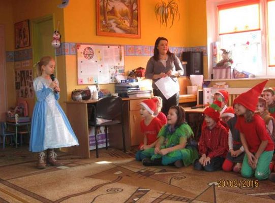 Grafika #4: Przedstawienie profilaktyczne o myciu zębów.