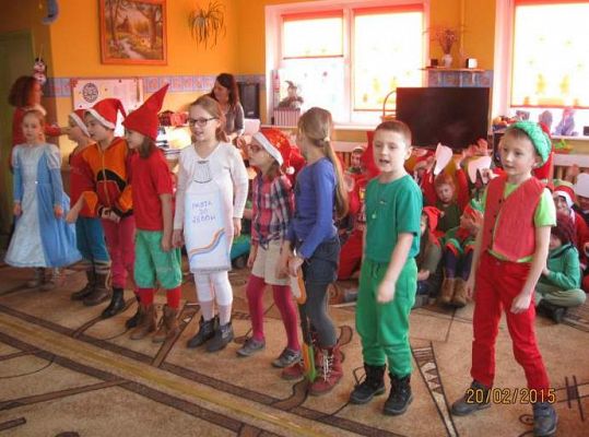 Grafika #6: Przedstawienie profilaktyczne o myciu zębów.