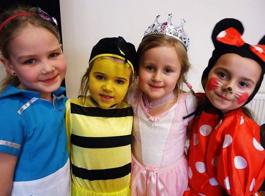 Grafika #3: Wesoły bal karnawałowy 