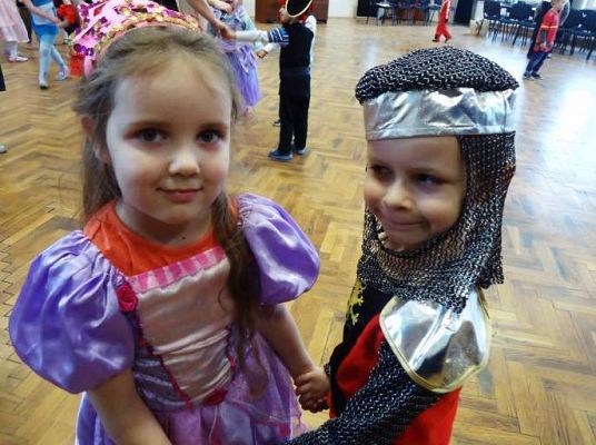 Grafika #4: Wesoły bal karnawałowy 