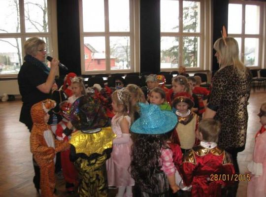 Grafika #6: Wesoły bal karnawałowy 